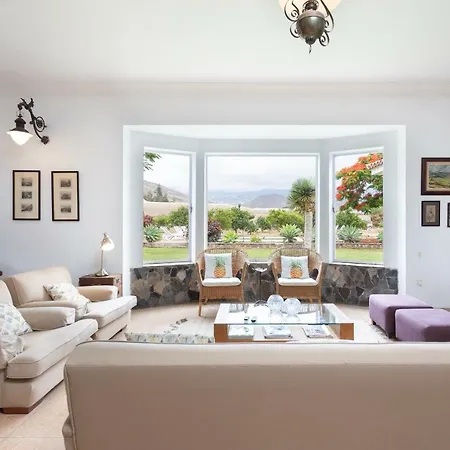 Caserio De Guaza * Palm-mar